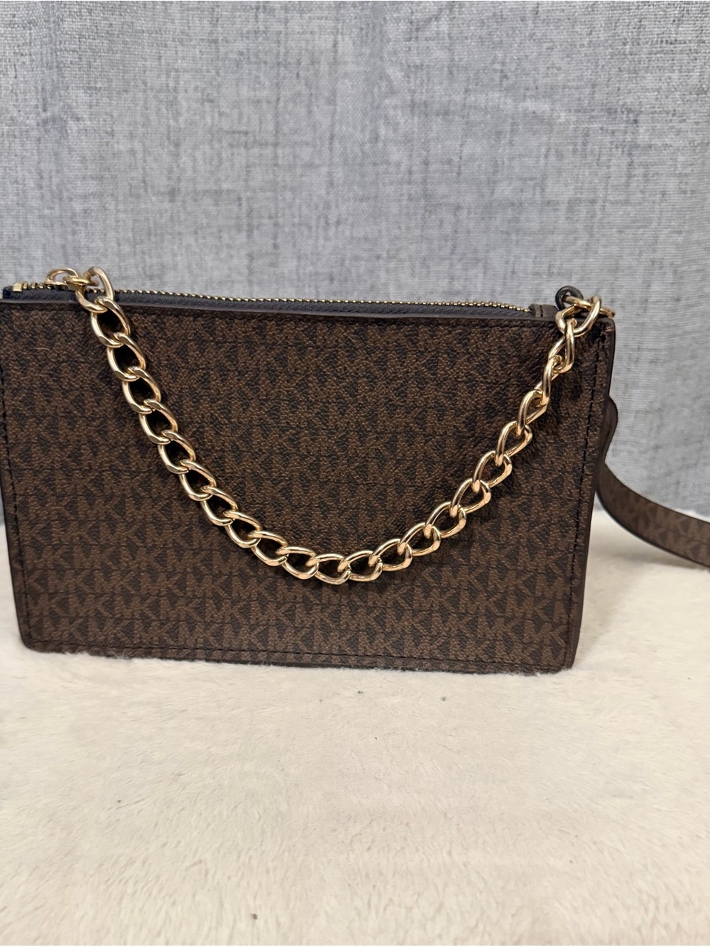 Michael Kors Signature Logo Chain Belt Bag / Fanny Pack Size Medium - Picture 2 of 6